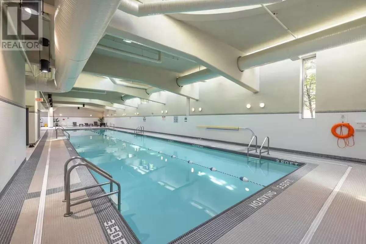 Spacious 3Br Condo In Downtown Vancouver Central Location