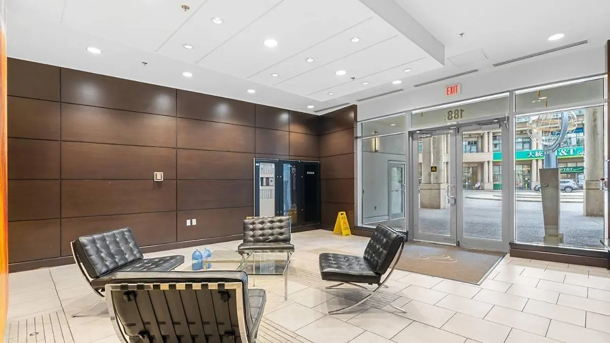 Spacious 3Br Condo In Downtown Vancouver Central Location Διαμέρισμα